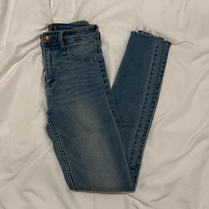 A&F Medium Wash Skinny Jean/Jegging